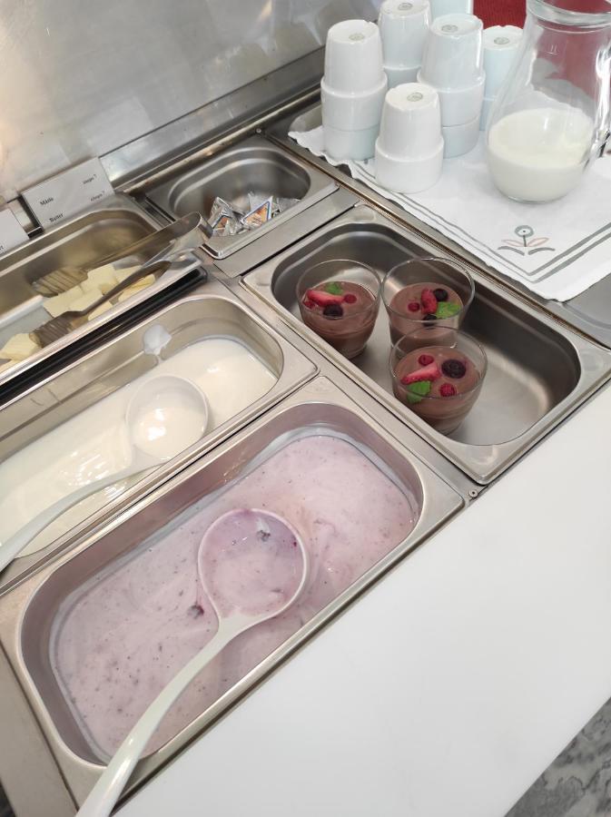 براغ Hotel Legie Bed And Breakfast المظهر الخارجي الصورة